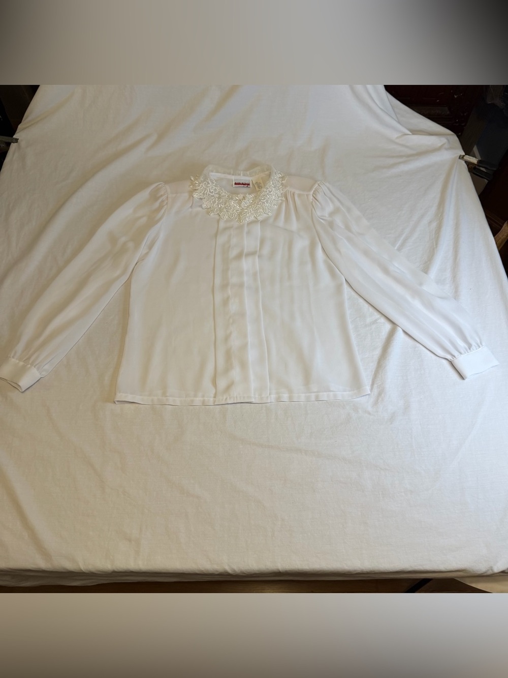 Vintage Judy Bond White Lace-Collar Blouse with Pintuck Front Size 12